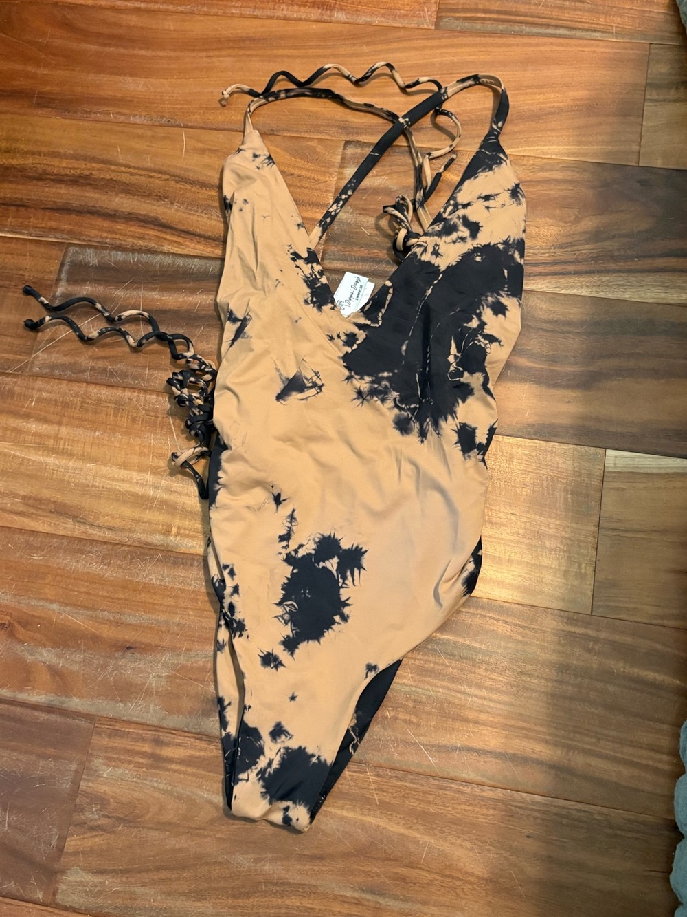 Dippin Daisy’s Tie Dye One Piece Swimsuit Lace Up Sides Open Back Size S (1234)